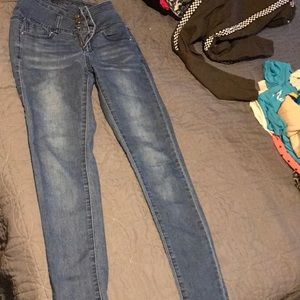 High Waisted Jeans